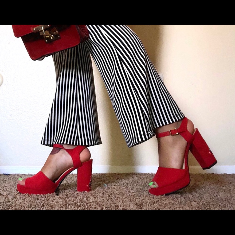 Red heels - Picture 3 of 3